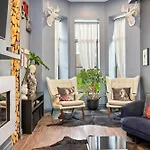 Mccormick Place Guest House