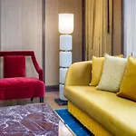 Canopy By Hilton Loop 4*