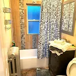 Fully Equipped Cozy 4/5 Br Apartment *