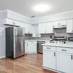 Beautiful Remodeled Penthouse Unit In Old Town