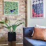Beautifully Remodeled Flat Downtown #3n Holiday home