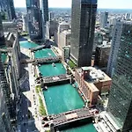 Spacious 3Brcondo Near Wrigley Depaul +Freeparking