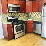 Modern Logan Square 1 Bedroom Flat