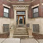 Modern & Spacious 3Br Apt With In-Unit Laundry - Bstone 2