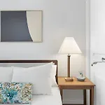 Modern & Fully Furnished 1Br Apartment - Oakdale 3S