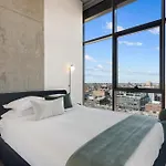 Fulbrix Bright Designer With West Loop Views Apartment Chicago