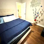 Fully Equipped Cozy 4/5 Br Apartment *