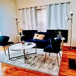 Chateau De Woodlawn - Ii - Le Parisienne Guest house Chicago