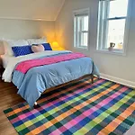 Stunning 4Bd/2Ba Getaway Chicago