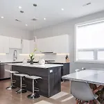 New Construction Building In River North Holiday home