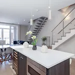 New Construction Building In River North Holiday home