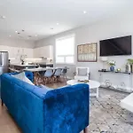 New Construction Building In River North Holiday home
