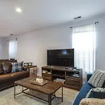 Entire Building-Walk To Lincoln Park Or The Beach