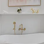 Chic 4-bedroom Haven: Designer's Dream Chicago
