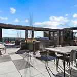 Fulbrix Bright Designer With West Loop Views Apartment Chicago