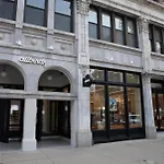 Fulbrix Bright Designer With West Loop Views Apartment *