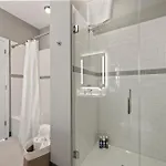 Fulbrix Bright Designer With West Loop Views Chicago