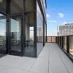 Fulbrix Bright Designer With West Loop Views Chicago