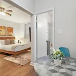 Trendy In - Kenwood 103 & 303 Rep Apartment *