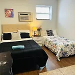 Cossy Room Close To Lake In Chicago
