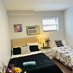 Cossy Room Close To Lake In Chicago