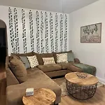 Comfy & Modern 3Br Home Free Wifi Free Parking