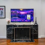 French Design Luxurious Downtown 3Br Suite Sleeps 8 Guests