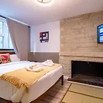 Japanese Themed 2Br In Gold Coast For Up To 4 Guests