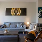 Cityscape Retreat 3Br Haven With Free Parking