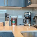 Spacious 2br South Loop With Skyline View, Optional Parking And Gym Access Near Mccormick Place And Soldier Field Apartment