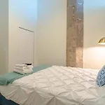 Spacious 2br South Loop With Skyline View, Optional Parking And Gym Access Near Mccormick Place And Soldier Field Apartment Chicago