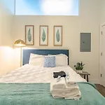 Apartment Spacious 2br South Loop With Skyline View, Optional Parking And Gym Access Near Mccormick Place And Soldier Field Chicago