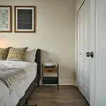 South Loop 2Br Getaway With Smart Tvs & Optional Parking Near Mccormick Place, Museum Campus & Downtown