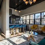 Mccormick Place 2Br Spacious Corner Unit With Optional Parking Sleeps 6 Guests Near Soldier Field And Grant Park