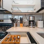 Family Friendly 2Br South Loop Suite With Optional Parking And Gym Access Sleeps Up To 8 Near Mccormick Place And Soldier Field