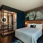 Emc2, Autograph Collection Chicago