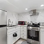 Luxury Chicago Suite