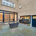 8 Mi To Dtwn Wfh-Friendly Apt In Chicago!