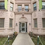 Lively & Fully Furnished 1Br Apartment - Kenwood 408