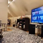Apartment Entire 1 Bedroom Floor Unit With Patio Chicago