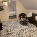 Entire 1 Bedroom Floor Unit With Patio Chicago