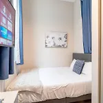 Mccormick Oasis With Balcony, Optional Parking, Patio And Gym Sleeps 6 Near Mccormick Place, Grant Park, Soldier Field & Museum Campus