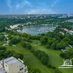 The Chic Urban Oasis Near The Lake! Apartment Chicago