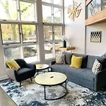 Lincoln Park Light-filled Loft Apartment Chicago
