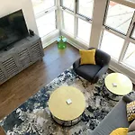 Lincoln Park Light-Filled Loft
