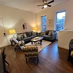 West Town Hideaway Sleeps 18 Plus With Parking!