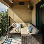Upscale Penthouse Private Balcony