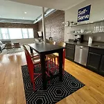 Trendy Wicker Park Loft With Parking