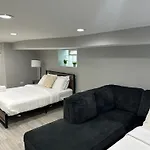 South Shore Retreat 5 Bedrooms & Entertainment