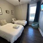 South Shore Retreat 5 Bedrooms & Entertainment